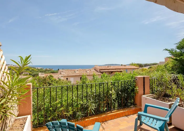 Appartamento Le Domaine De La Croisette By Interhome Sainte-Maxime