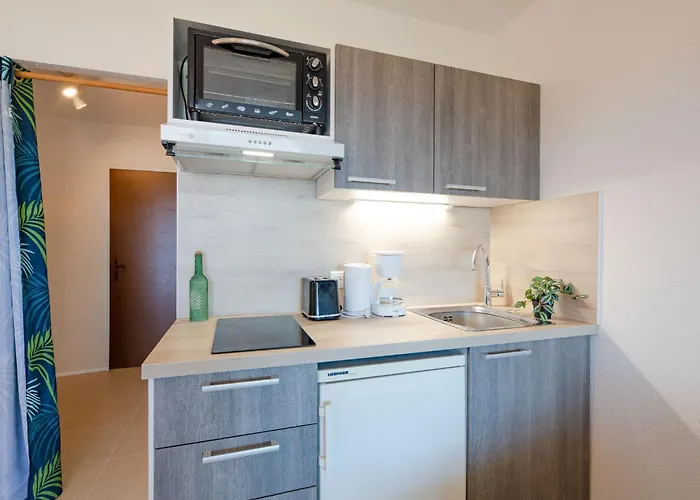 Apartment Le Domaine De La Croisette By Interhome